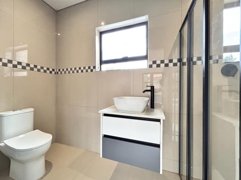 5 Bedroom Property for Sale in Melodie North West